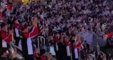 开云体育平台APP-关于运动员猛扑抢球，全场观众沸腾欢呼的信息