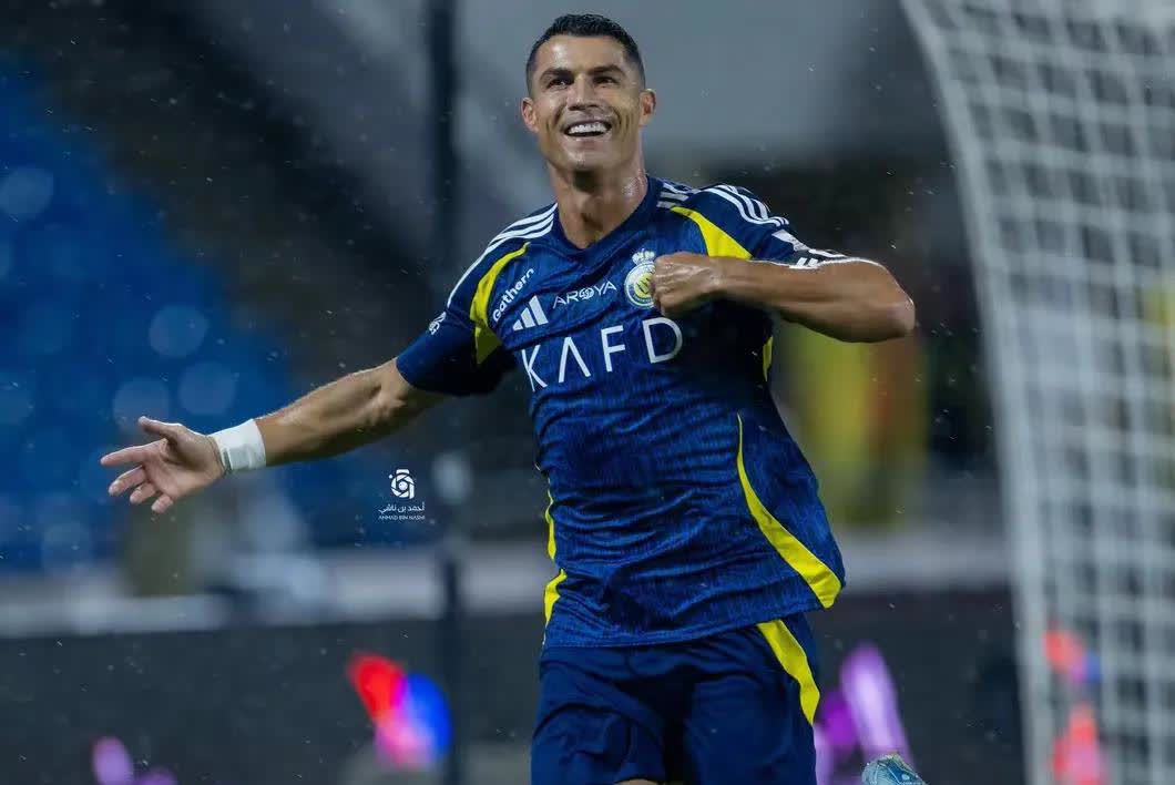 创纪录！C罗梅开二度创造历史进球纪录