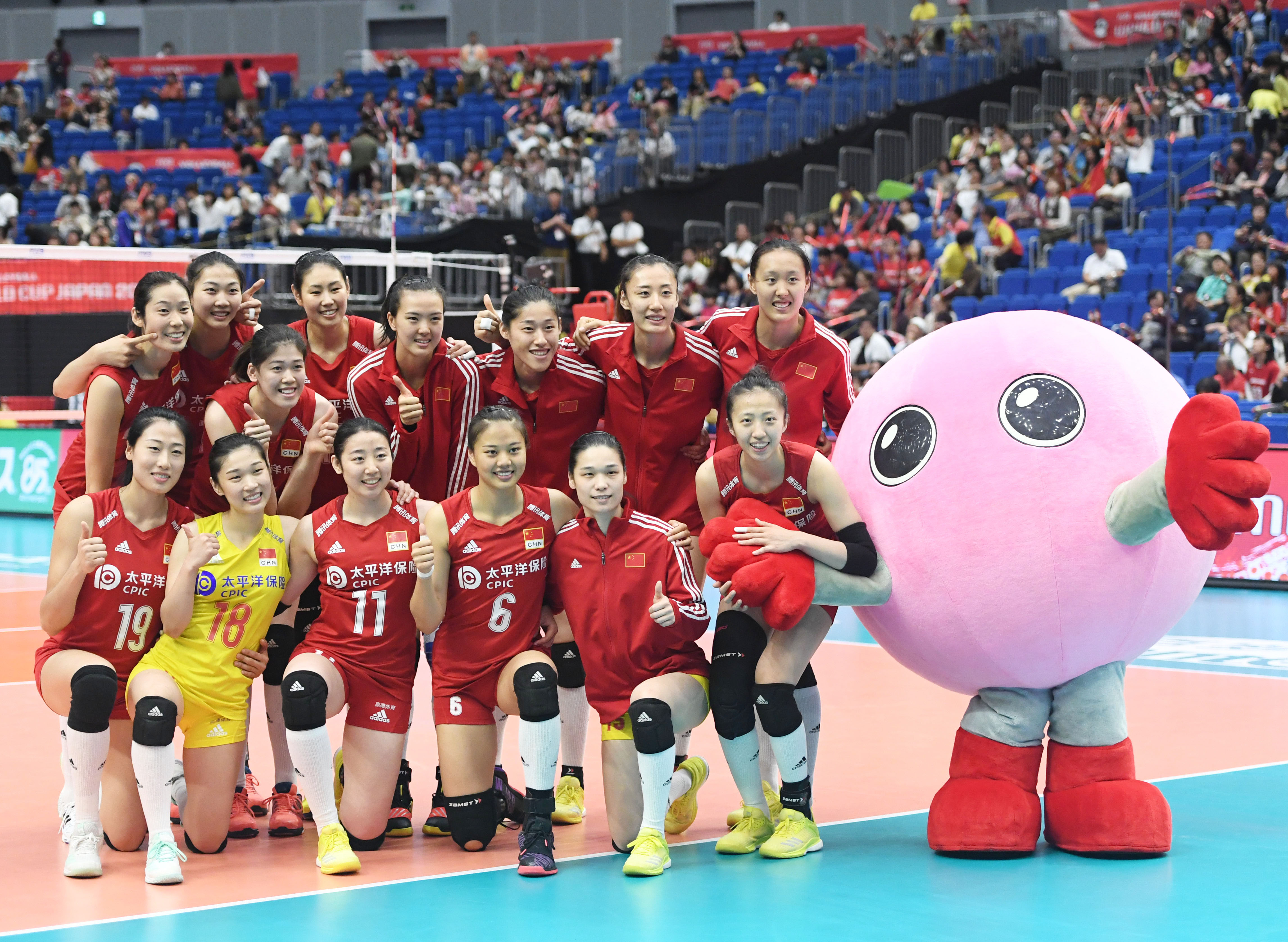 中国女子排球队实力出众，一路领先