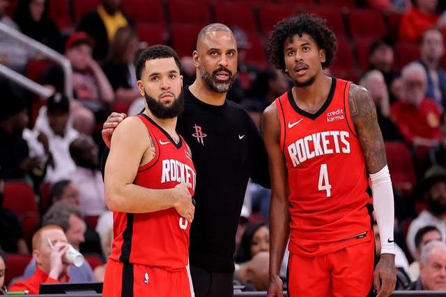 火箭惨败76人,遭遇四连败 火箭惨败76人,遭遇四连败