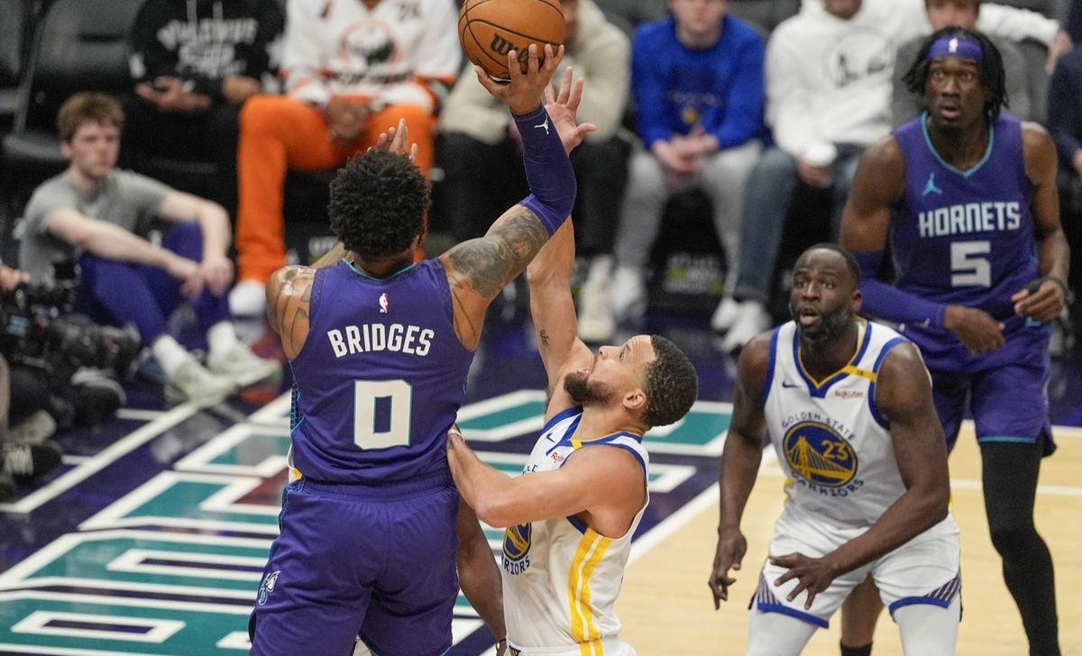 关于黄蜂战胜快船,鏖战四场取胜的信息 关于黄蜂战胜快船,鏖战四场取胜的信息