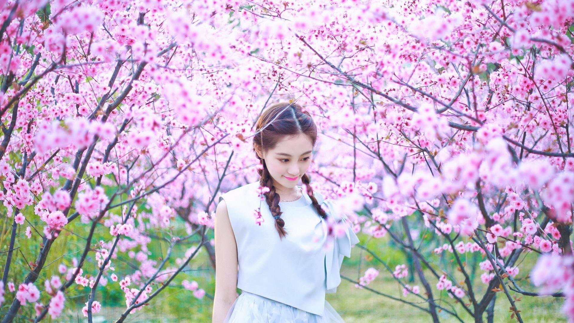 F1引擎轰鸣的夜晚，塔图姆的每一次运球都像爆裂的活塞