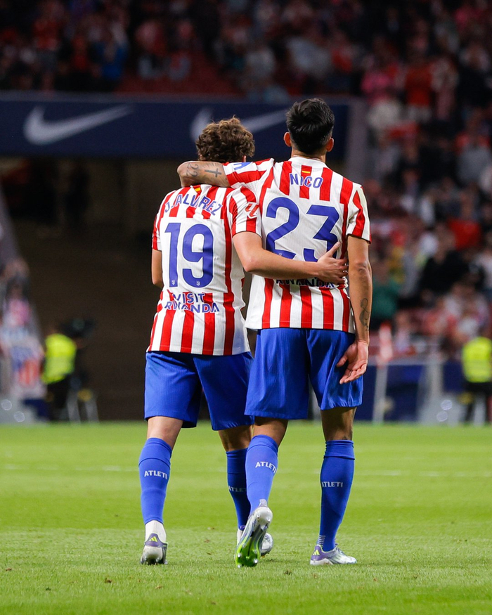 英超争冠之夜，阿尔瓦雷斯比赛走势一手掌控